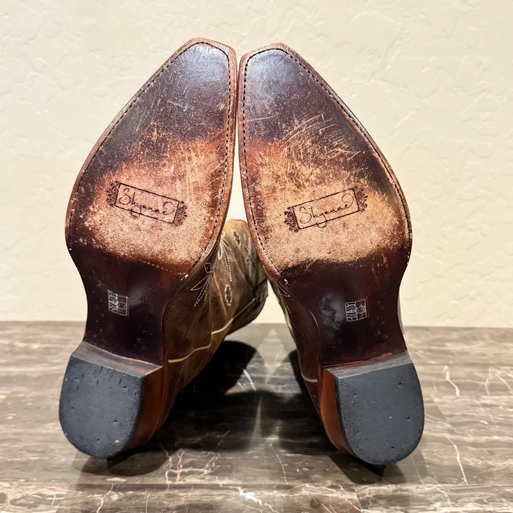 Shyanne Daisy Mae Leather Floral Overlay Cowboy Boots - Picture 12 of 14